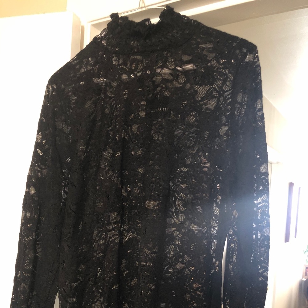 High neck lace blouse